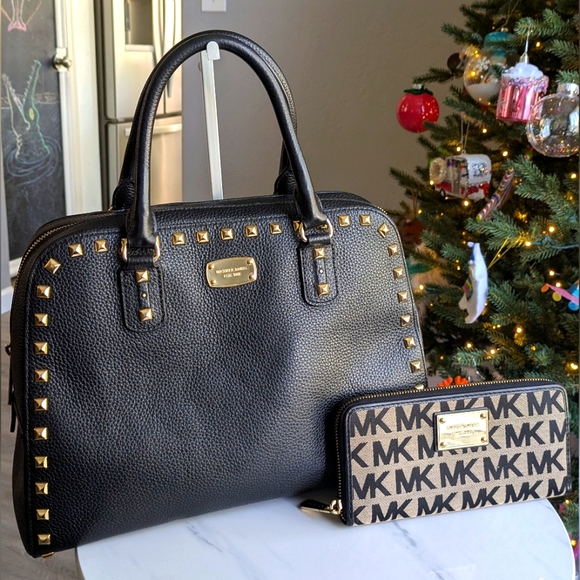 Michael Kors Studded Black Leather. - Picture 1 of 16